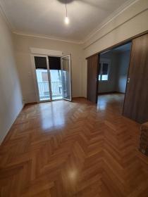 Appartement entièrement rénové situé près de l'Acropole