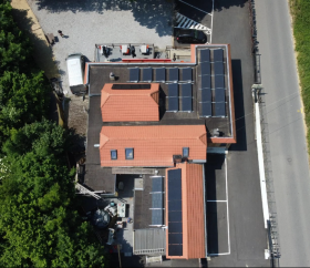 Immeuble entièrement clôturée et sécurisée avec étang