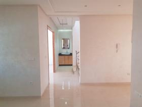 Appartement dans une villa haut standing à vendre