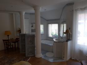 Villa sur grand terrain dans le Domaine du golf d'Etiolles