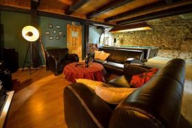 Hôtel à vendre dans un endroit isolé entouré de nature pure