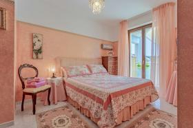 Appartement de luxe à vendre dans le centre touristique de la mer Adriatique